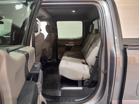 Used 2022 Ford F250 XLT w/ Black Appearance Package image 12