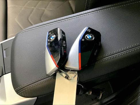 Used 2024 BMW X2 xDrive28i w/ M Sport Package AWD/4WD image 14