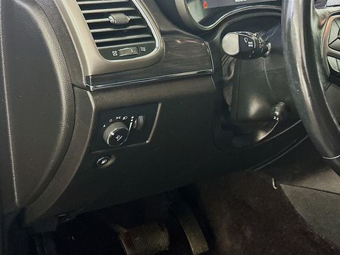 Used 2018 Jeep Grand Cherokee Overland image 17