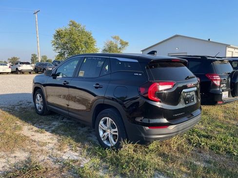 Used 2024 GMC Terrain SLE image 7