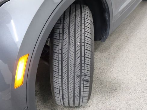 Used 2023 Volkswagen Tiguan SE image 4