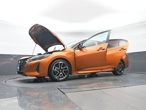 Used 2024 Nissan Sentra SR w/ SR Premium Package image 44