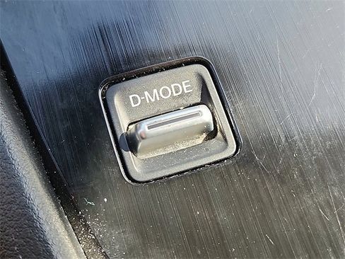 Used 2023 Nissan Rogue SV image 13