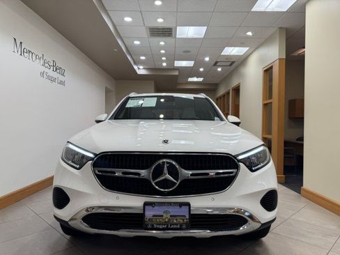 Certified 2025 Mercedes-Benz GLC 300 image 2