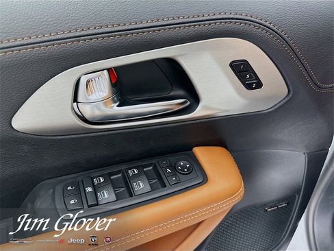 New 2026 Chrysler Pacifica Pinnacle w/ Trailer Tow Group image 20