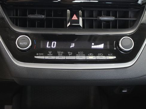 Used 2026 Toyota Corolla LE FWD image 18