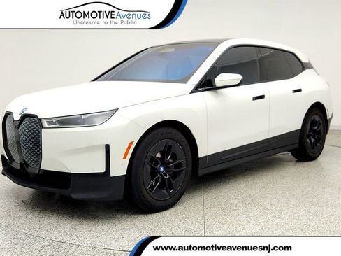Used 2023 BMW iX xDrive50 w/ Premium Package AWD/4WD image 1