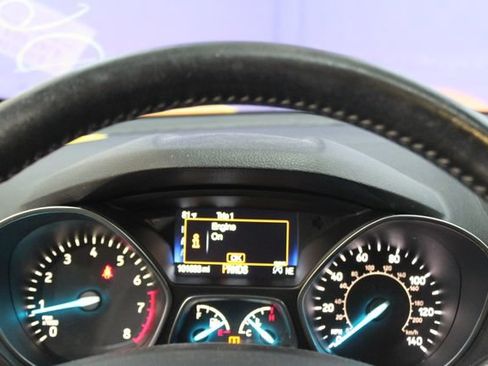 Used 2017 Ford Escape SE w/ Equipment Group 201A FWD image 19