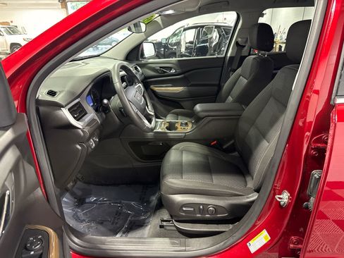 Used 2023 GMC Acadia SLE w/ Driver Convenience Package AWD/4WD image 4