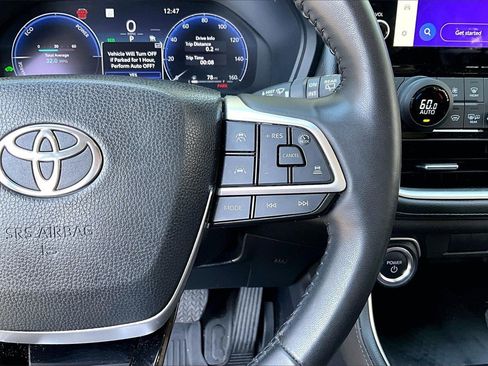 Used 2024 Toyota Grand Highlander Limited image 11