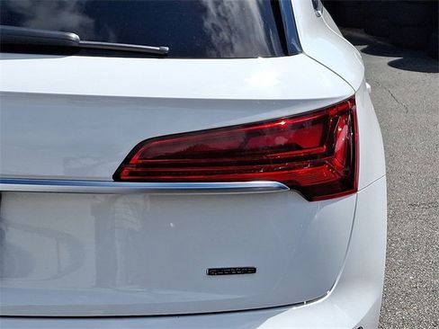 Used 2023 Audi Q5 2.0T Premium Plus w/ Premium Plus Package image 10