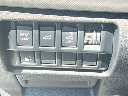 Used 2025 Subaru Forester Sport image 17