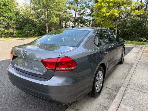 Used 2013 Volkswagen Passat 2.5 S FWD image 19