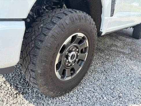Used 2023 Ford F250 XLT w/ Tremor Off-Road Package AWD/4WD image 4