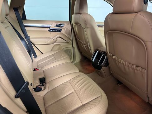 Used 2013 Porsche Cayenne image 22