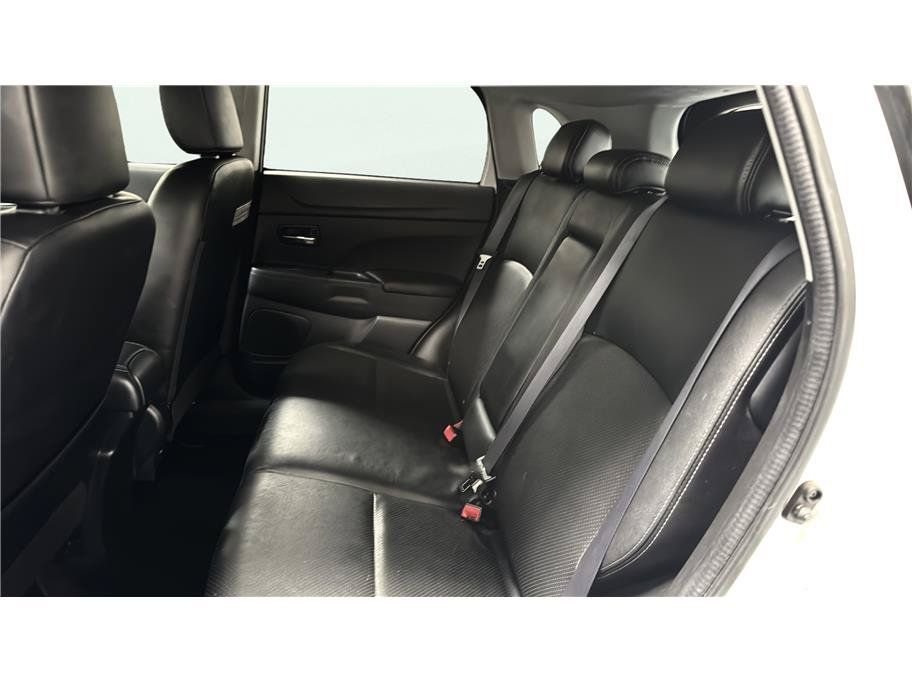 Used 2016 Mitsubishi Outlander Sport SEL FWD image 18