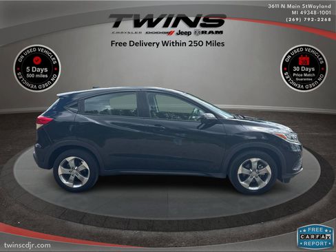 Used 2022 Honda HR-V LX image 1