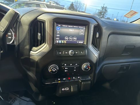 Used 2021 Chevrolet Silverado 1500 Custom w/ Safety Confidence Package image 23