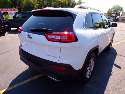 Certified 2017 Jeep Cherokee Limited AWD/4WD image 10