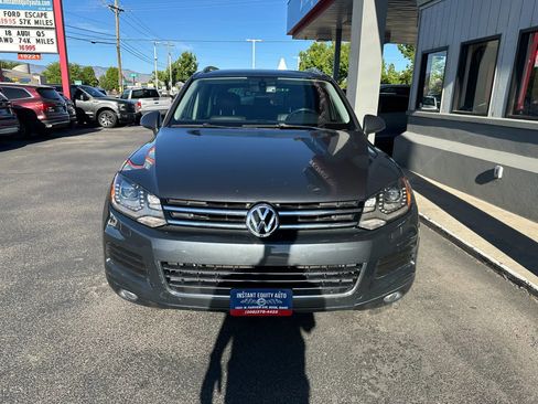 Used 2014 Volkswagen Touareg TDI AWD/4WD image 32