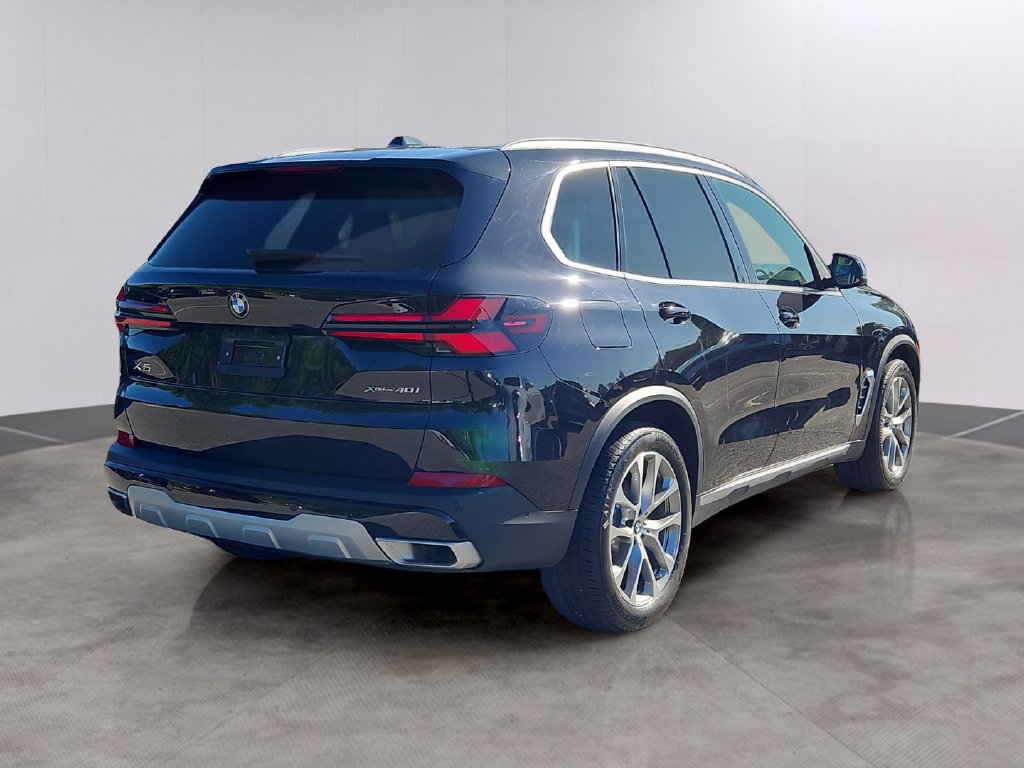 Used 2026 BMW X5 xDrive40i w/ Parking Assistance Package AWD/4WD image 4
