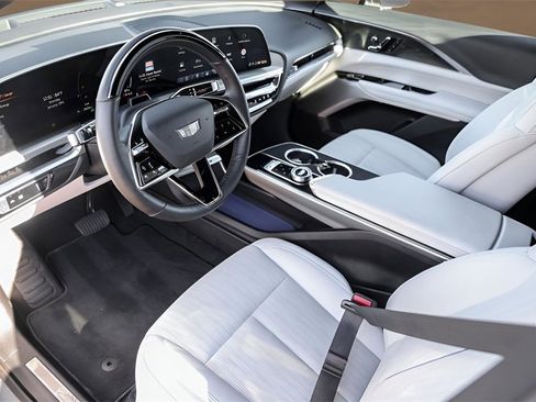 Certified 2024 Cadillac Lyriq Sport image 9