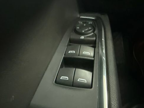 Used 2023 Chevrolet Silverado 1500 LT AWD/4WD image 19