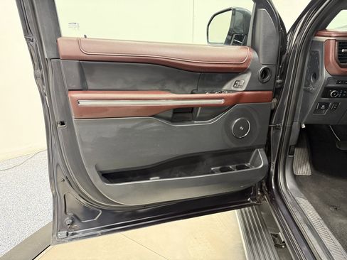 Used 2024 Ford Expedition Max Limited image 9