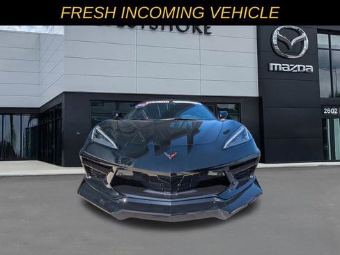 Used 2025 Chevrolet Corvette Stingray Preferred Conv w/ Stealth Interior Trim Package image 5