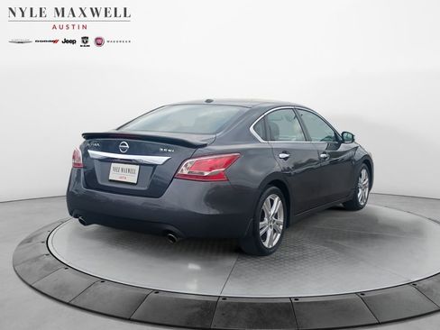 Used 2013 Nissan Altima 3.5 SL w/ Technology Pkg image 16