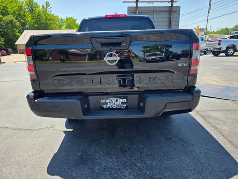 Used 2024 Nissan Frontier SV w/ Technology Package RWD image 6
