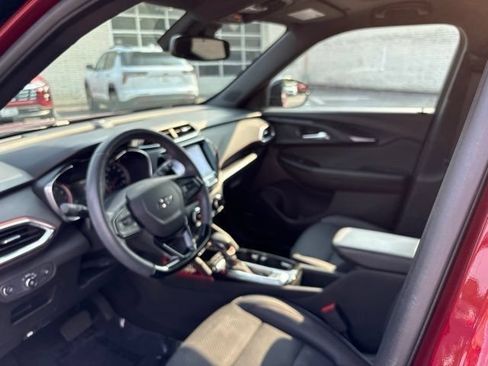 Used 2022 Chevrolet TrailBlazer RS w/ Sun and Liftgate Package AWD/4WD image 18