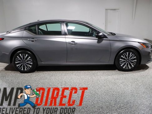 Used 2024 Nissan Altima 2.5 SV image 6