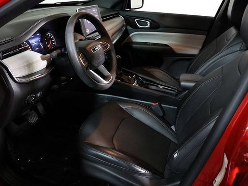 Used 2023 Jeep Compass Limited AWD/4WD image 12