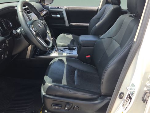 Used 2021 Toyota 4Runner Limited AWD/4WD image 9