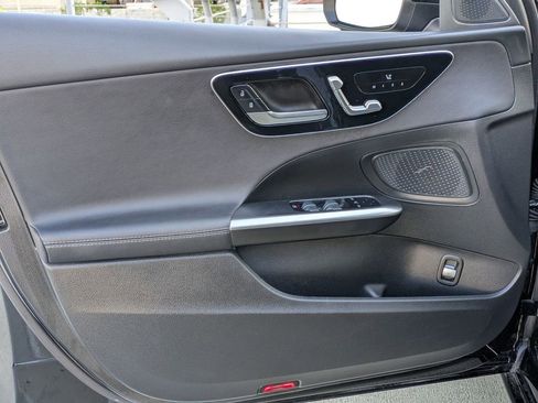 Used 2025 Mercedes-Benz C 300 4MATIC Sedan image 11