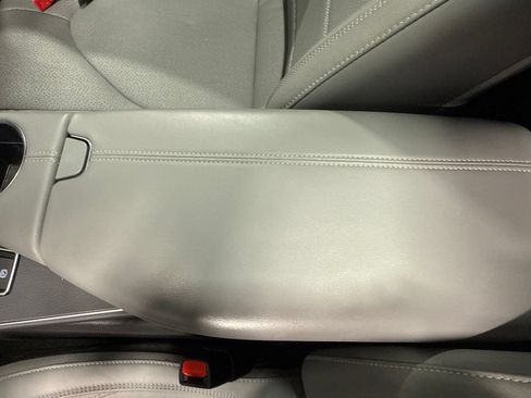 Used 2022 Toyota Avalon Limited w/ Advanced Safety Package FWD image 39