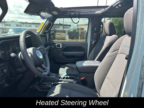 Used 2024 Jeep Wrangler Unlimited Rubicon 4xe w/ Convenience Group AWD/4WD image 17