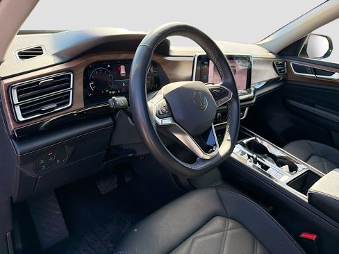 Used 2024 Volkswagen Atlas SE image 27