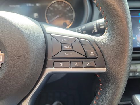 Used 2023 Nissan Kicks SR w/ SR Premium Package FWD image 28