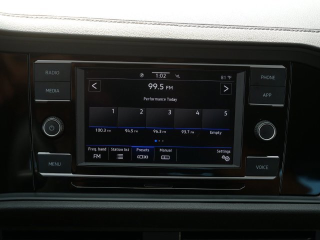 Certified 2023 Volkswagen Jetta SE FWD image 34