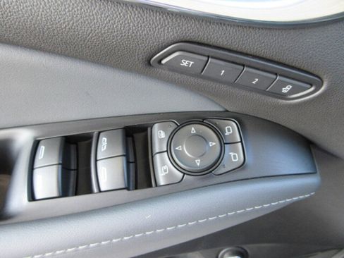 Used 2024 Buick Enclave Premium w/ Experience Buick Package image 15