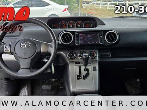 Used 2014 Scion xB FWD image 31