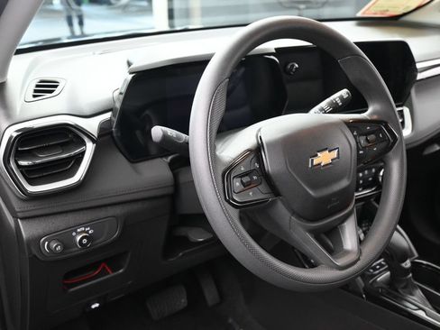 Used 2024 Chevrolet TrailBlazer LT w/ Driver Confidence Package FWD image 14