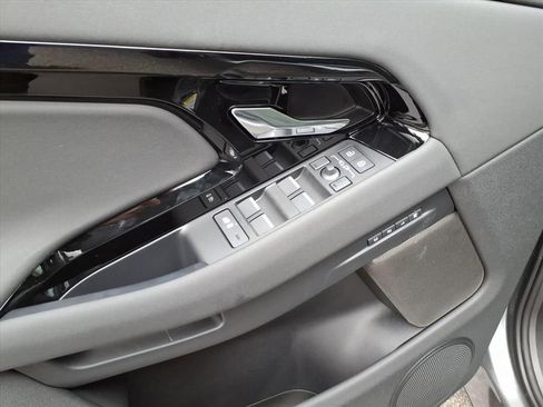 New 2026 Land Rover Range Rover Evoque Dynamic SE image 10