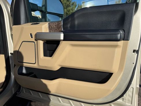 Used 2017 Ford F350 Lariat w/ Lariat Ultimate Package image 29