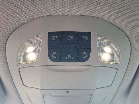 Used 2024 Chrysler Pacifica Touring-L FWD image 24