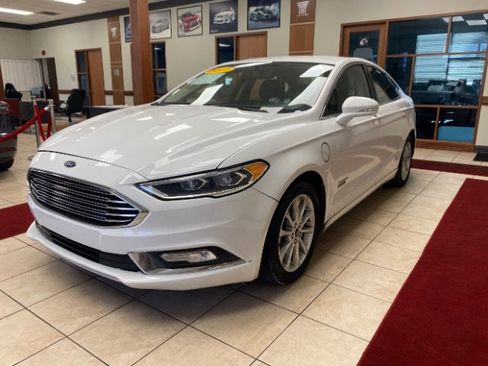Used 2017 Ford Fusion Energi SE FWD image 4