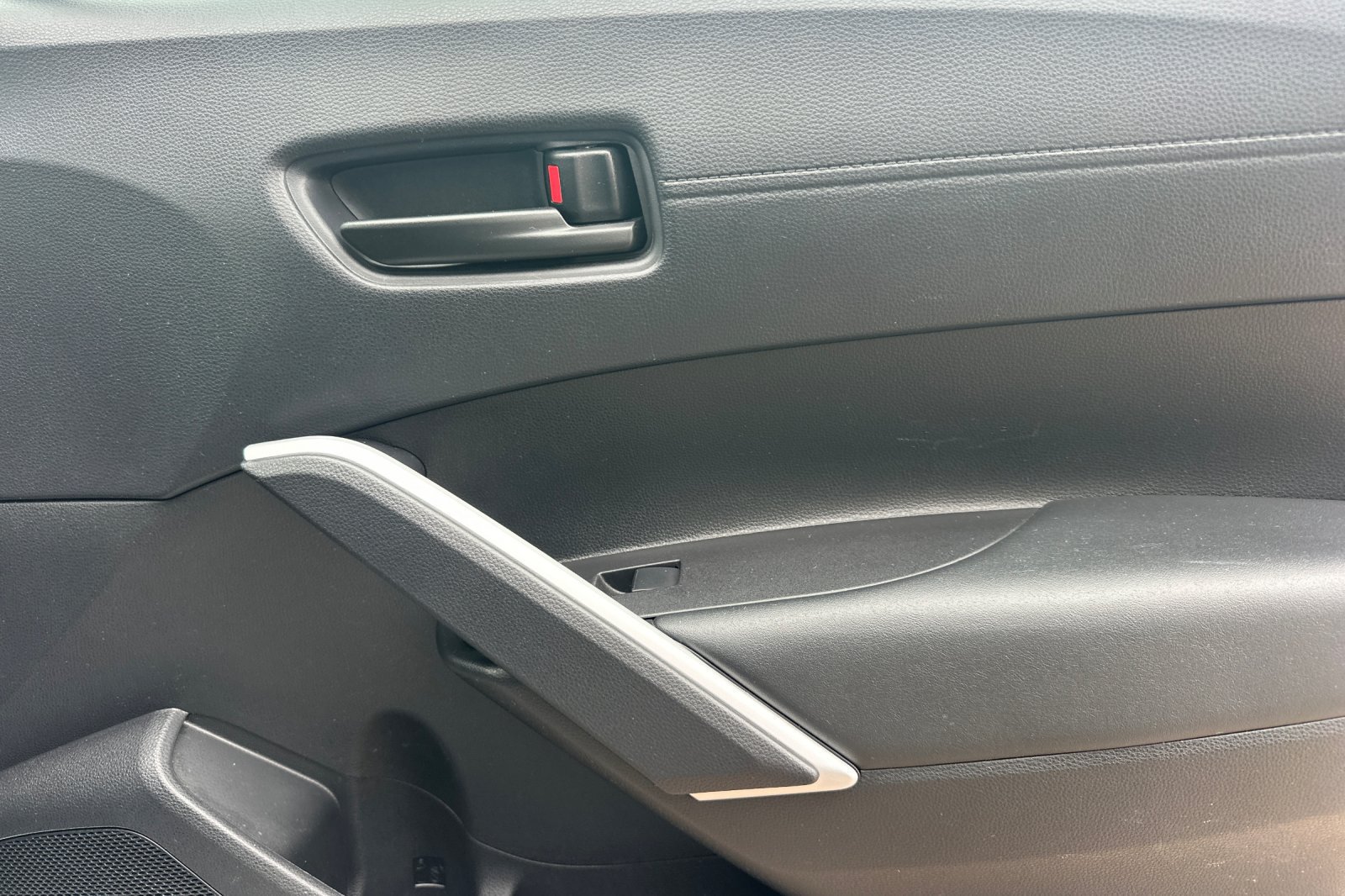 Certified 2025 Toyota Corolla Cross LE FWD image 20