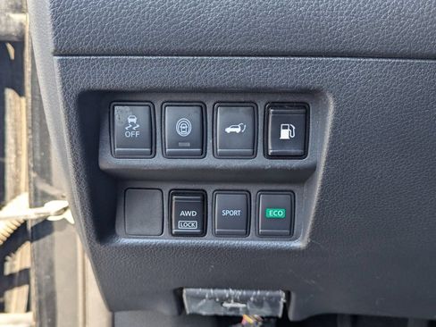 Used 2019 Nissan Rogue SV AWD/4WD image 24